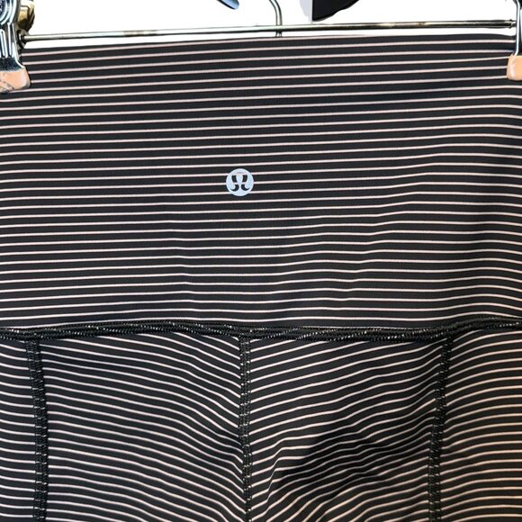 NWT Lululemon Wunder Under Crop High-Rise Roll Down Scallop Luxtreme 23" Size 10 - Picture 7 of 8